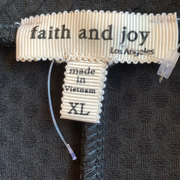 FAITH& JOY Flare Skirt - Picture 4 of 4